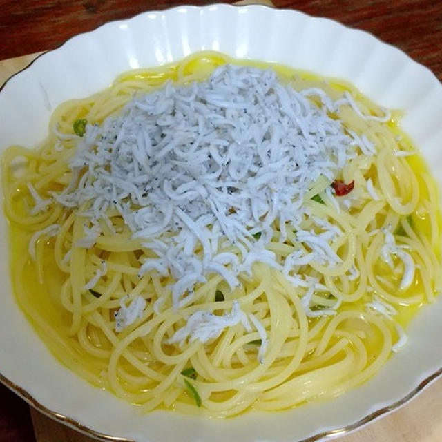 パスタ・釜揚げシラスのペペロンチーノ