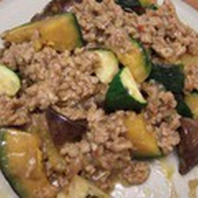 いつもの麻婆に少し変化をつけて　夏野菜麻婆