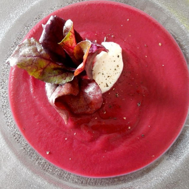 冷たいビーツのスープ Beetroot soup / Soupe de betterave