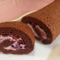 【新作ケーキ】春らしい赤い実のロールケーキ