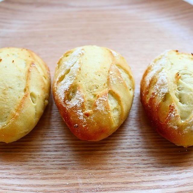 うぐいす豆のパン　白パンであんぱん