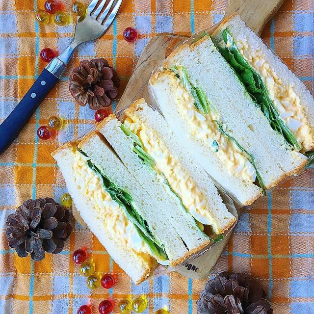 朝食やピクニックに！ほんのり甘い卵サンドイッチ