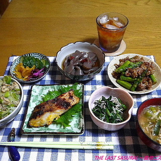 【夕食】深川めし・赤魚味噌漬け・アスパラと豚肉の炒め物…
