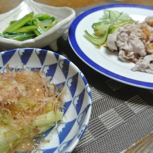 キュウリと豚しゃぶの辛味ソース、小松菜の中華和え、焼きなす