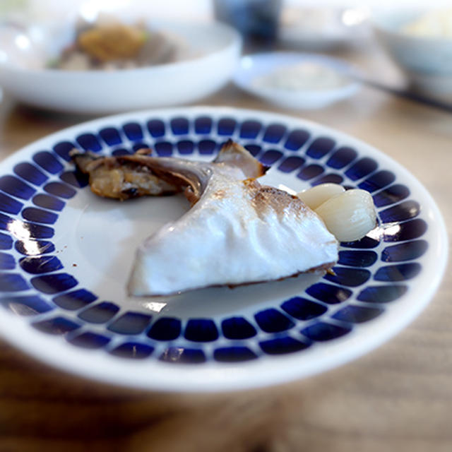 秋の風を感じる・鰤釜の塩焼き