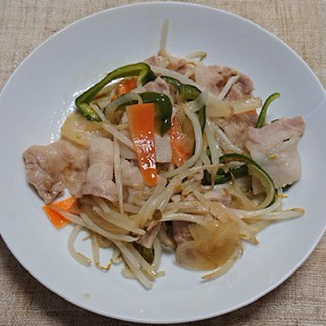 格安のもやしで、肉野菜炒め