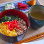 ３つの味を楽しむ三色丼