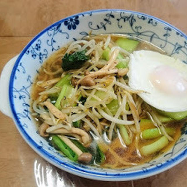 小松菜としめじ炒めの醤油らーめん