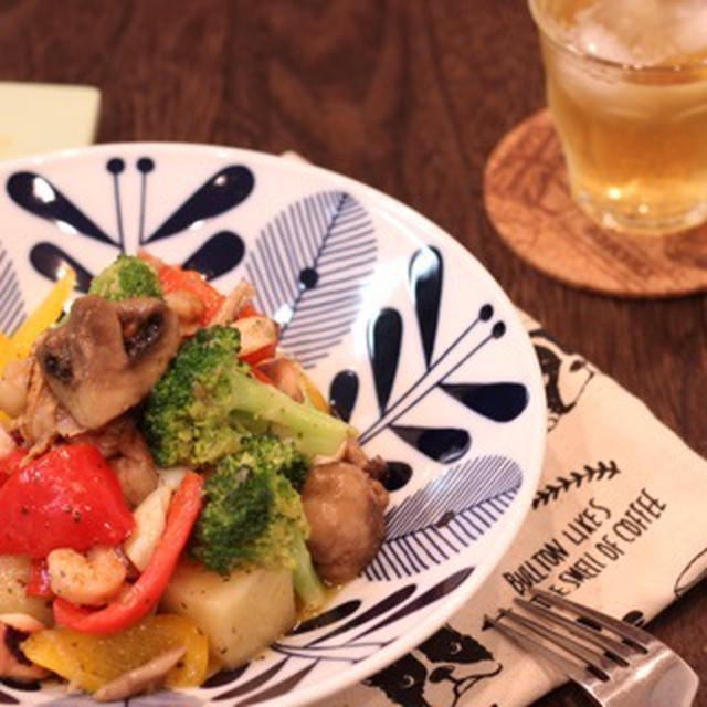 昼カフェ★コストコ商品アレンジ料理・じゃがいもと野菜のシーフードアヒージョ（簡略レシピ）