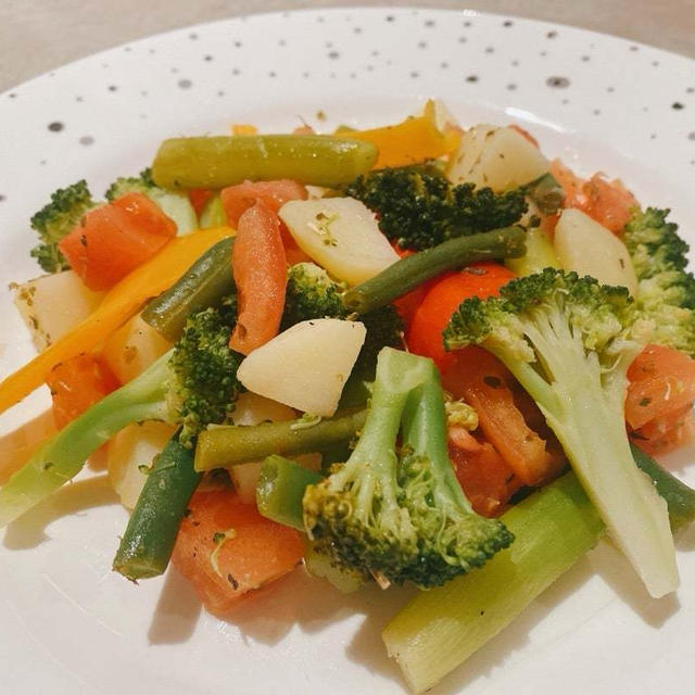 温かい蒸し野菜サラダ