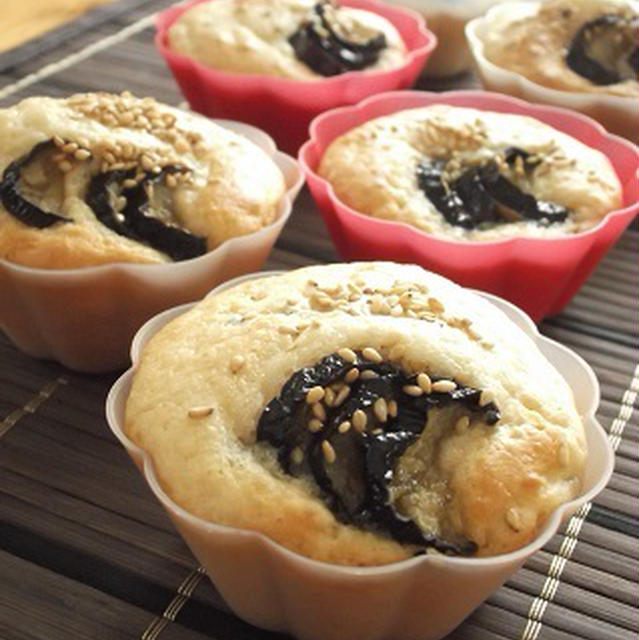 ほんのりみそ風味♪茄子のカップケーキ