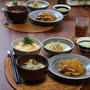 塩鮭の炊き込みごはん。大根と鶏肉の煮物。