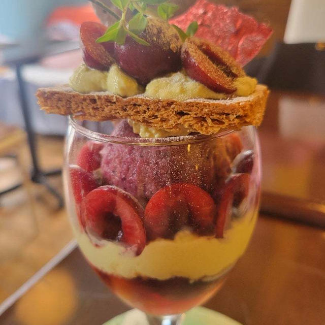 ドクターXとBETのシャッチョさんの奥さまたち。