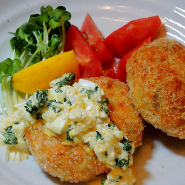 ぐーたら居酒屋☆ご飯inのサーモンコロッケ☆菜の花の胡麻和え♡