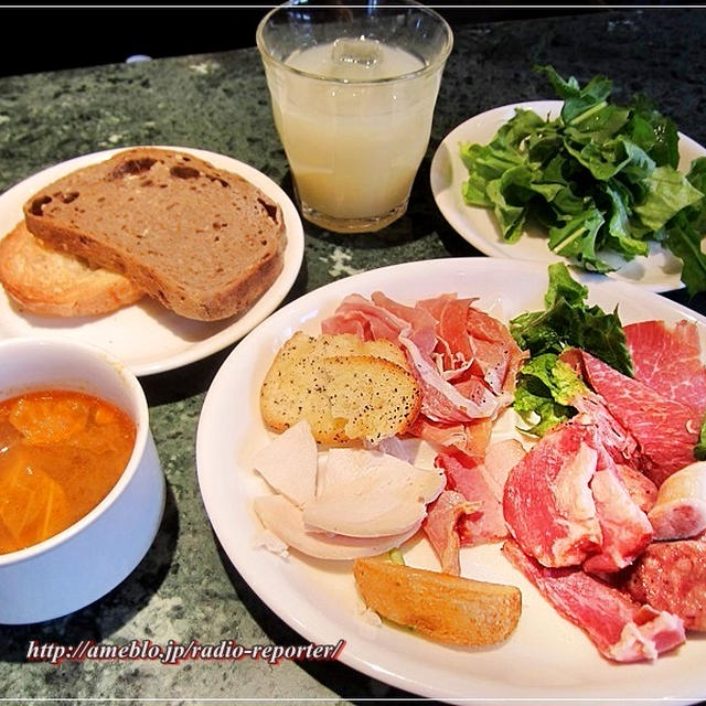 620円で生ハム食べ放題モーニング☆バルマルシェ コダマ エキュート品川店