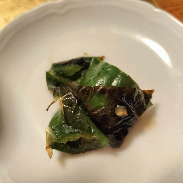 万願寺とうがらしのだしまろ酢漬け　軽く焼いて切って漬けただけ