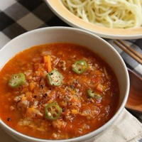 ジューシートマトのミートソースつけ麺