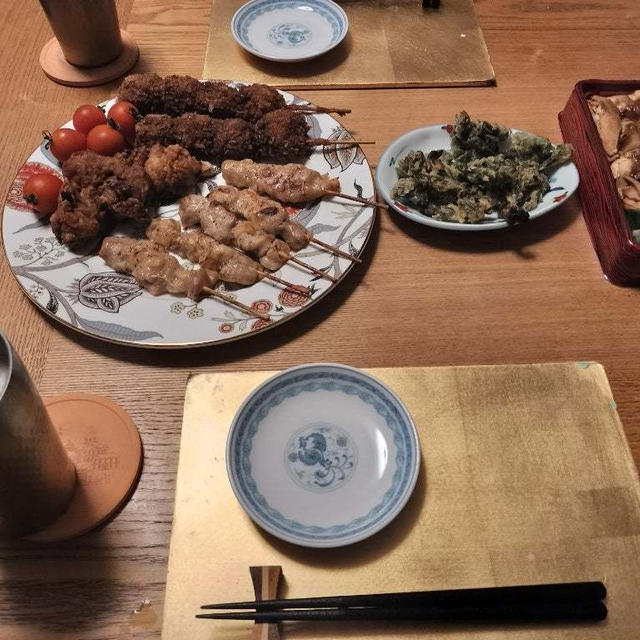 佐野のスーパーで買ったいもフライと黒唐揚げ　鶏めしで晩酌　