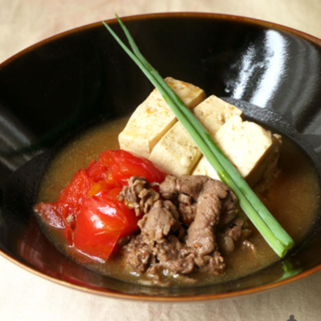 トマト肉豆腐。　“さっぱり初夏仕立て”