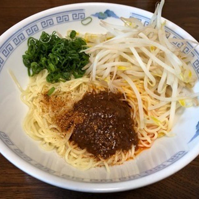 日清「まぜ麺の達人　広島　汁なし担担麺」