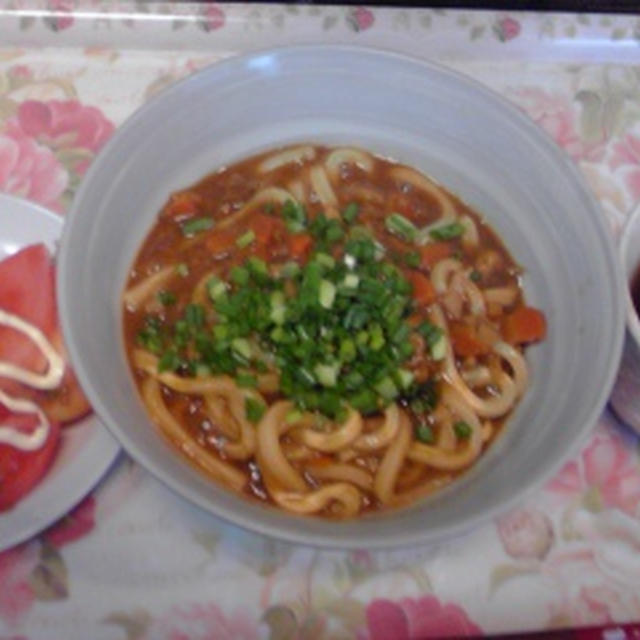 今朝の自分ご飯、残りカレーをカレーうどんに♪