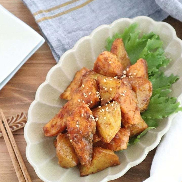 【#ヘルシーレシピ】ごはんがすすむ！鮭とじゃがいものコク旨カレー炒め