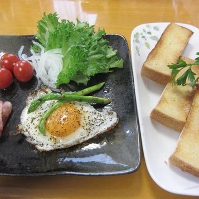 朝ごパン～オニオングラタン味トーストでベーコンエッグ～ｖ（＾０＾）／