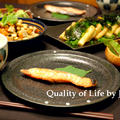 大豆の煮物などで和食卓