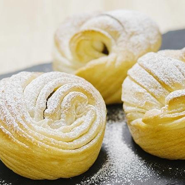 チョコクリームたっぷり！クラフィン（Cruffin）のレシピ