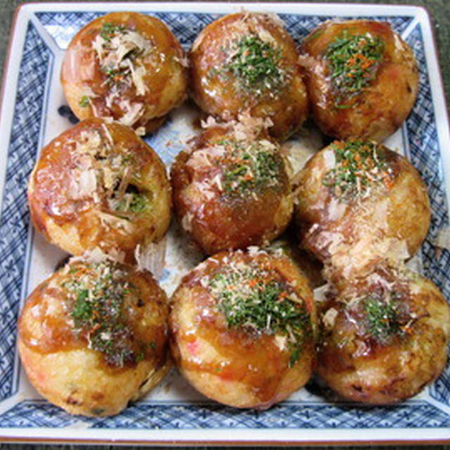 たこ焼きで昼ごはん、発泡酒付き