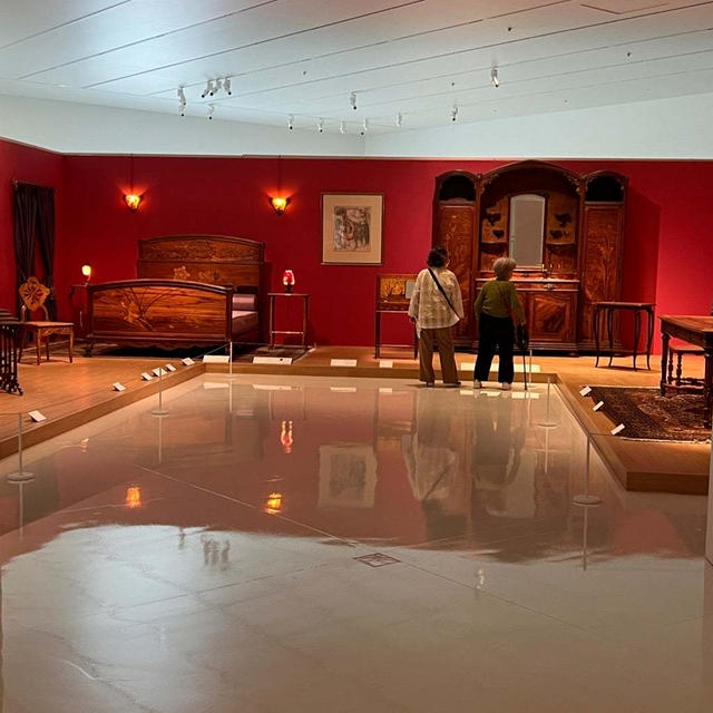 エミール・ガレの美術館「下瀬美術館　ガレの家具」