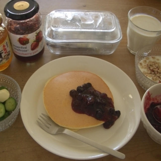 休日の朝のホットケーキとおやつ…