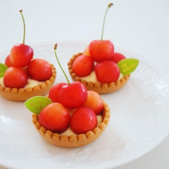 チーズカスタードdeさくらんぼタルト♪cottaシルフォームの使い心地。