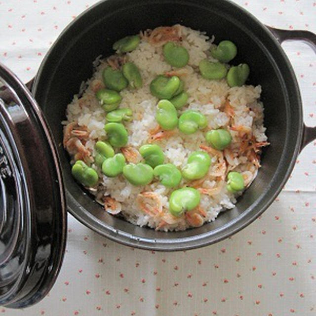 空豆と桜海老の炊き込みご飯とアスパラガスの冷製ポタージュ