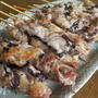 魚焼きグリルで焼くだけ♪　豚こま肉で赤じそ梅干し入り串焼き