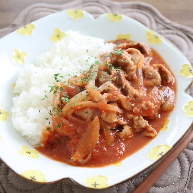 【今日の献立】休日に作り置きしておきたい「豚こまと玉ねぎのトマト煮込み」と、朝のひとり言