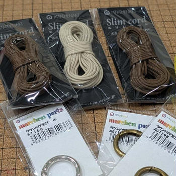 スマホストラップと残り糸で、、、