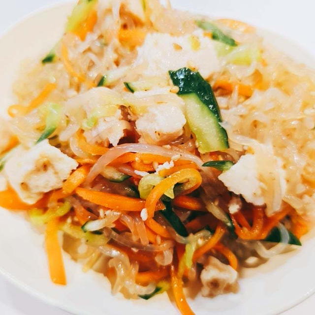 【レシピ】主食にも副菜にも激ウマ♡サラダチキンとしらたきの中華サラダ