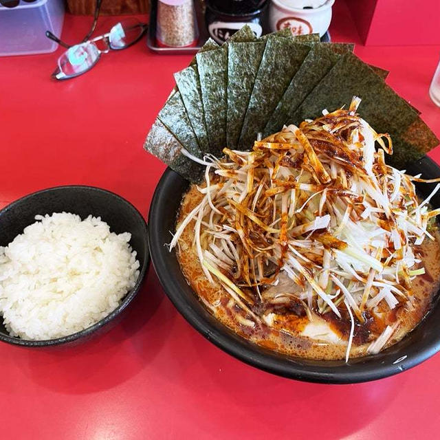 濃厚家の味噌（赤）を啜る 〜海苔増し・しらがネギ辛ダレ・ランチ限定無料半ライス〜