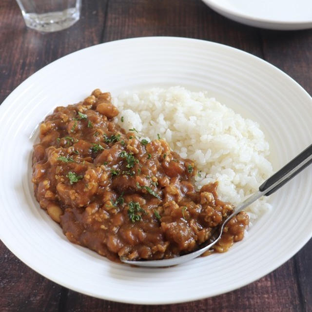 かさ増してヘルシー＆栄養満点！【冷凍豆腐と大豆のキーマカレー】