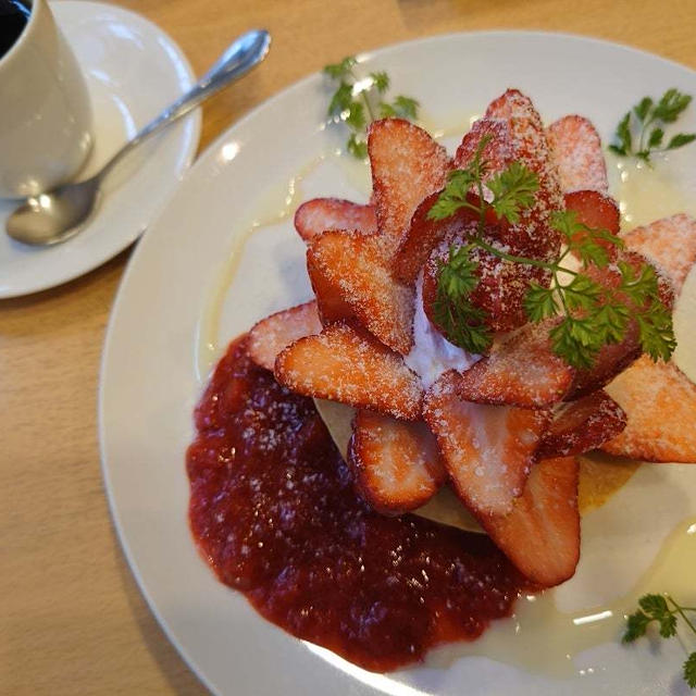 【奈良天理】憧れいちご・古都華ふんだんに！秀逸パンケーキ&ソース等と大満喫(*^^*)！