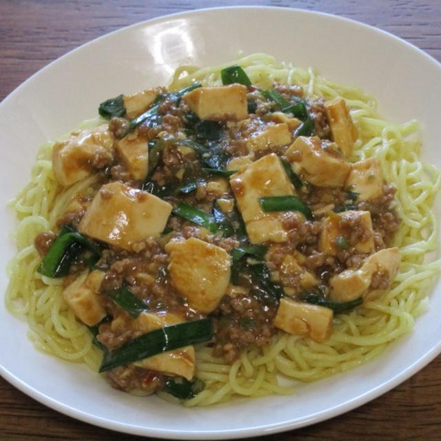 ニラ入りスタミナ麻婆豆腐！のせ焼きそば♪