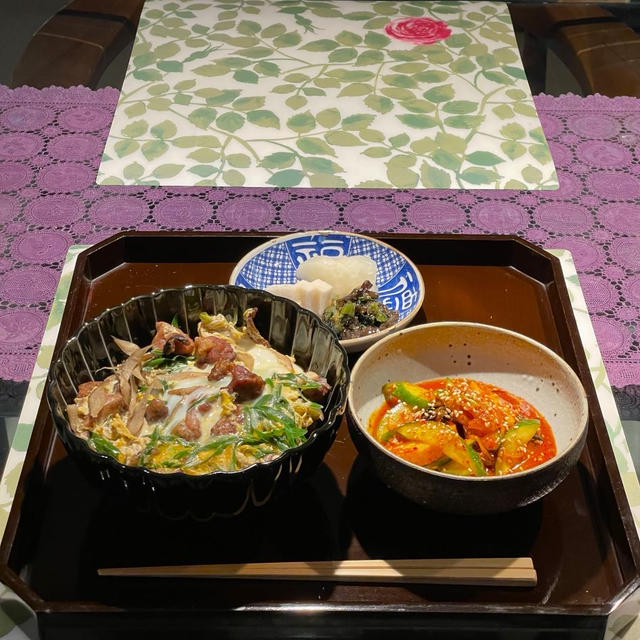 宮崎地鶏炭火焼き柳川風丼の献立