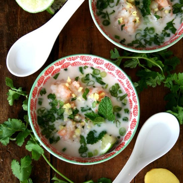 Coconut Soup with Shrimp Balls海老団子入りココナッツスープ
