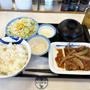 厚切り豚生姜焼定食のライス大盛に国産とろろを添えて食べてみた 〜松屋〜