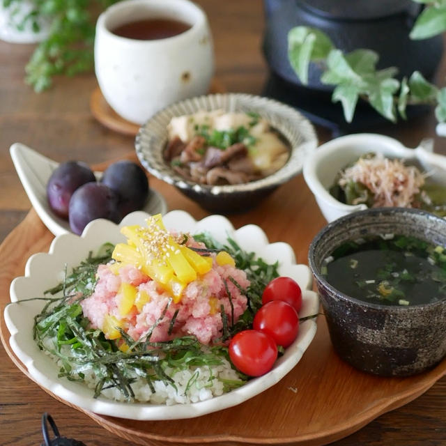 とろたく丼と作り置きの昼ごはん