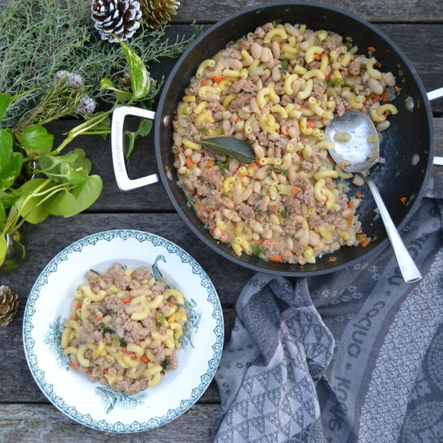 White Bean and Sausage Pasta 白いんげん豆とソーセージのパスタ