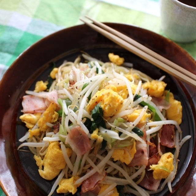 もやしと炒り卵の焼きそば