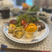 チーズオムレツ✨と✨すりごまたっぷり✨きゅうりとわかめの✨酢の物✨で✨お家ごはん✨