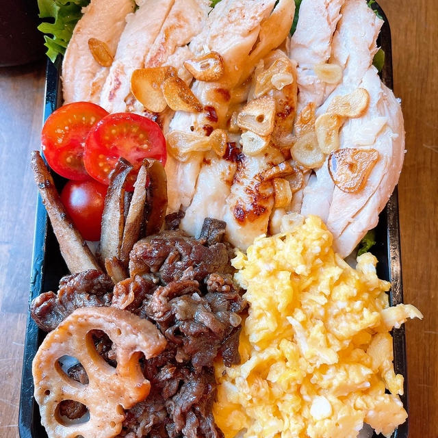 牛のしぐれ煮でそぼろ弁当です！！